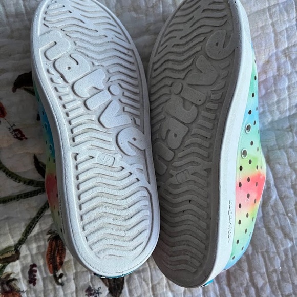 Native Kids' Youth Jefferson Sugarlite- Shell White/Rainbow Tie Dye J2 - Picture 7 of 8